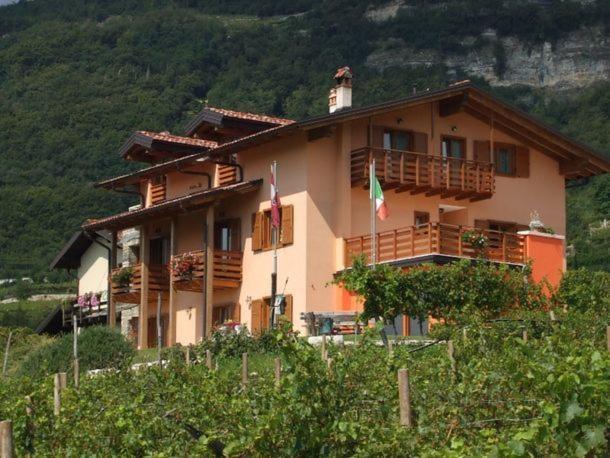 Agritur Le Pergole Hotell Villa Lagarina Exteriör bild